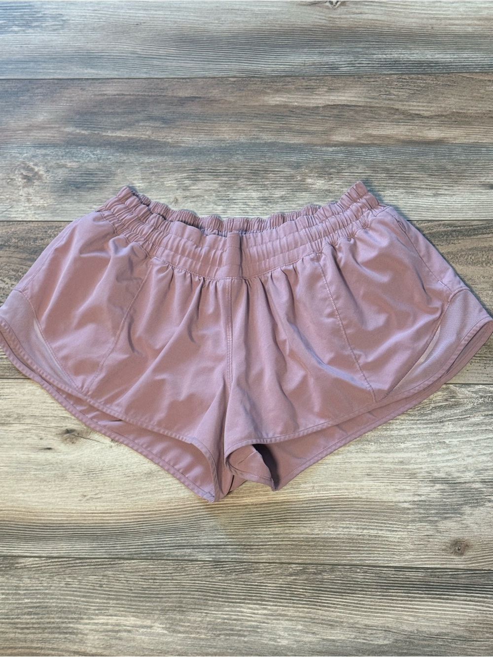 lululemon athletica Women's Mauve Hotty Hot Shorts